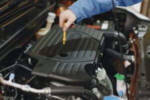 PEXELS-OIL-LEVEL-CHECK-400×267 oil level ch